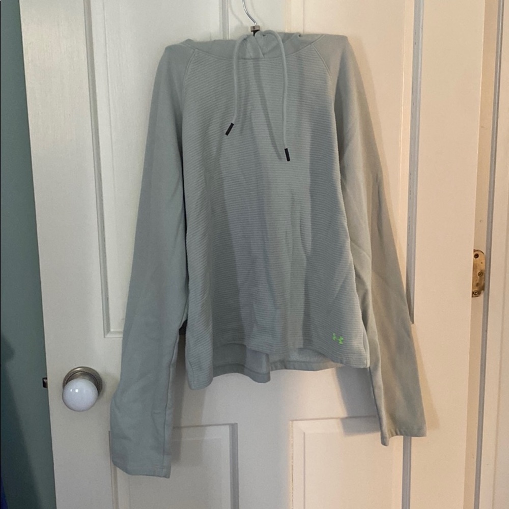 Under armour cropped hoodie